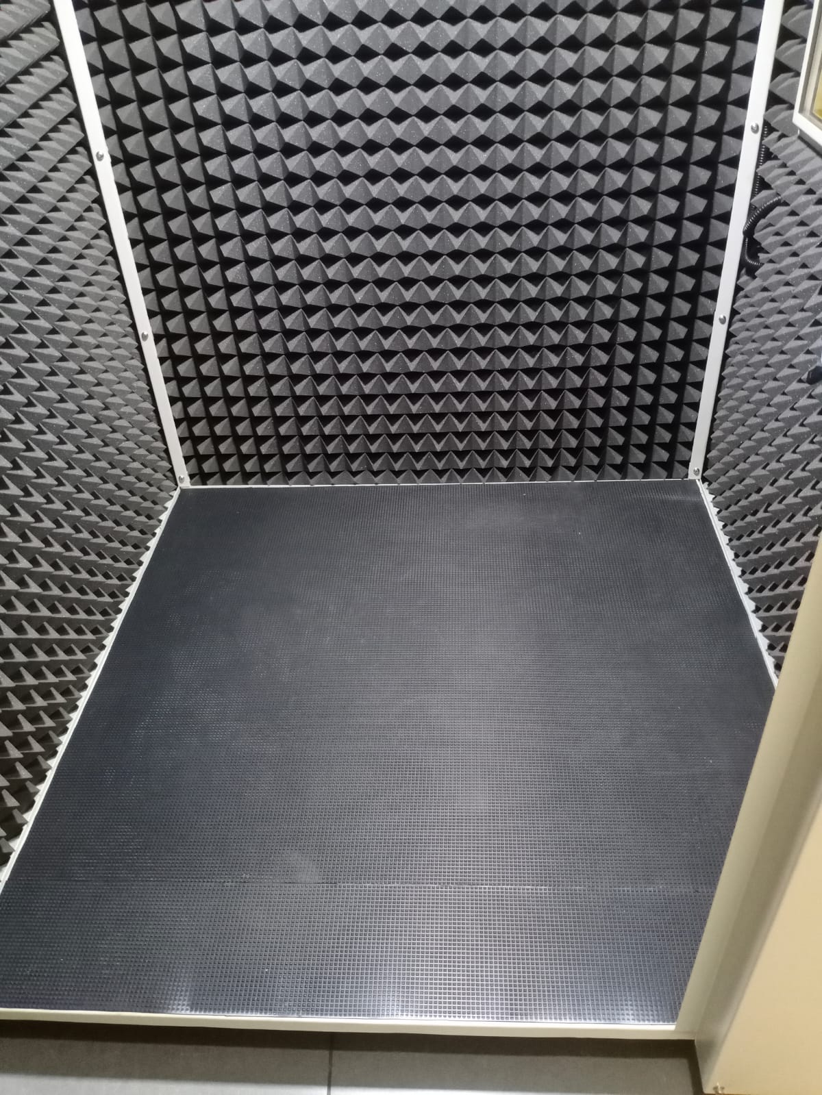 Audio Booth 446 - Image 3