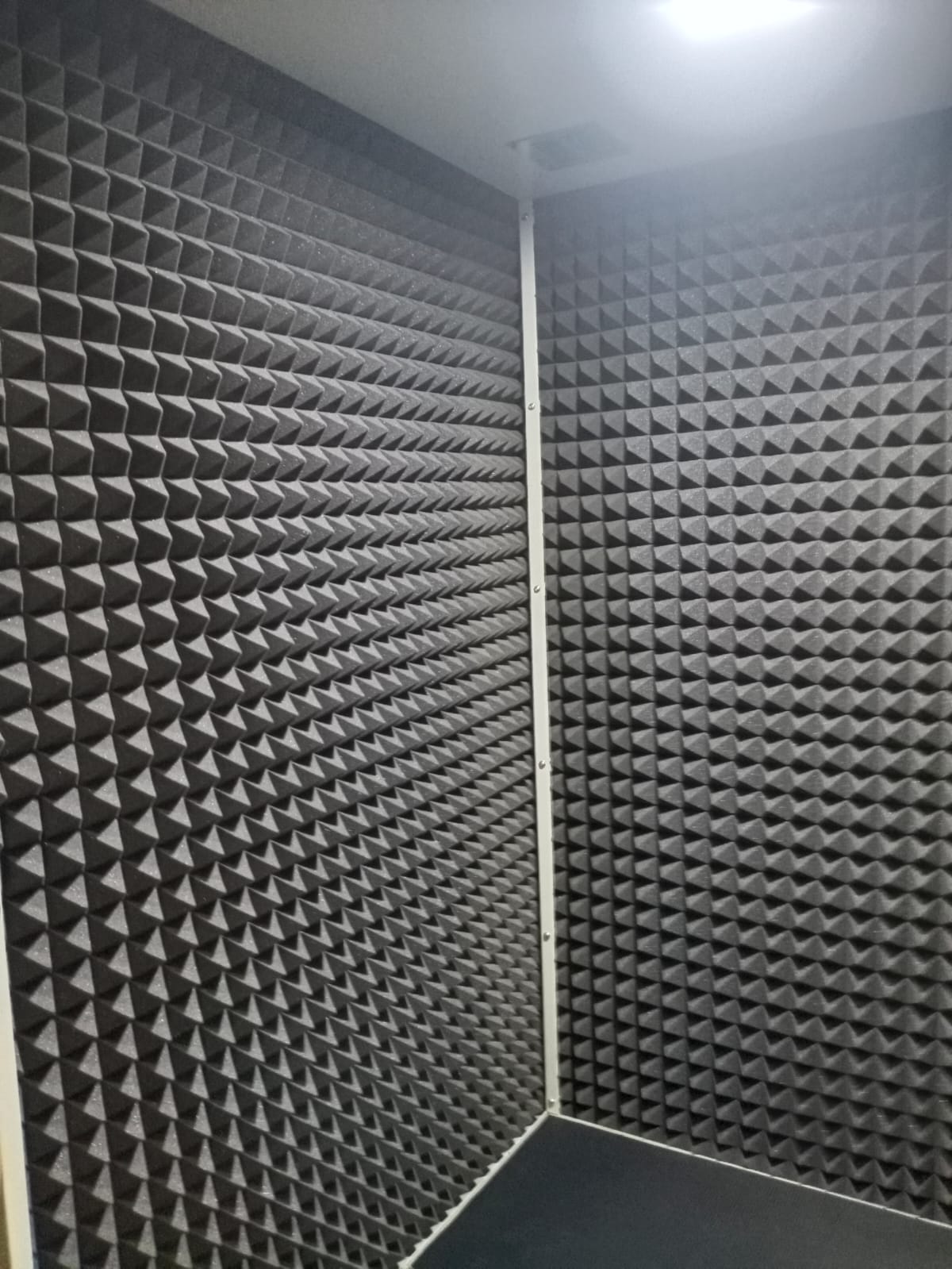 Audio Booth 446 - Image 2
