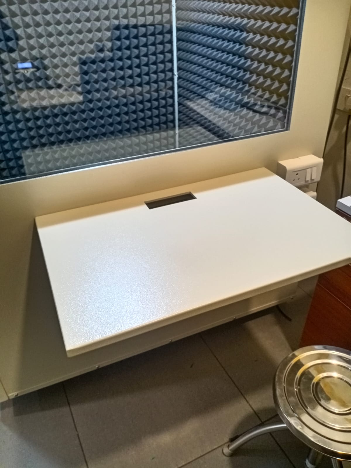 Audio Booth 446 - Image 5